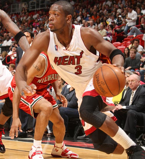 CBA：浙江男篮主场轻取新疆（CBA：浙江男篮主场轻松击败新疆）