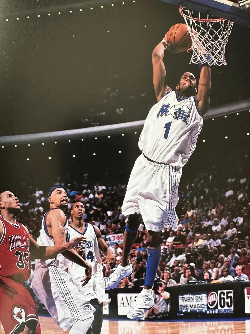 成都蓉城新掌门人徐正源成功续约，签约韦世豪、周定洋，球队迅速提升，备战亚冠，力争争冠。（徐正源续约敲定，成都蓉城签下韦世豪与周定洋，实力跃升备战亚冠，剑指冠军）