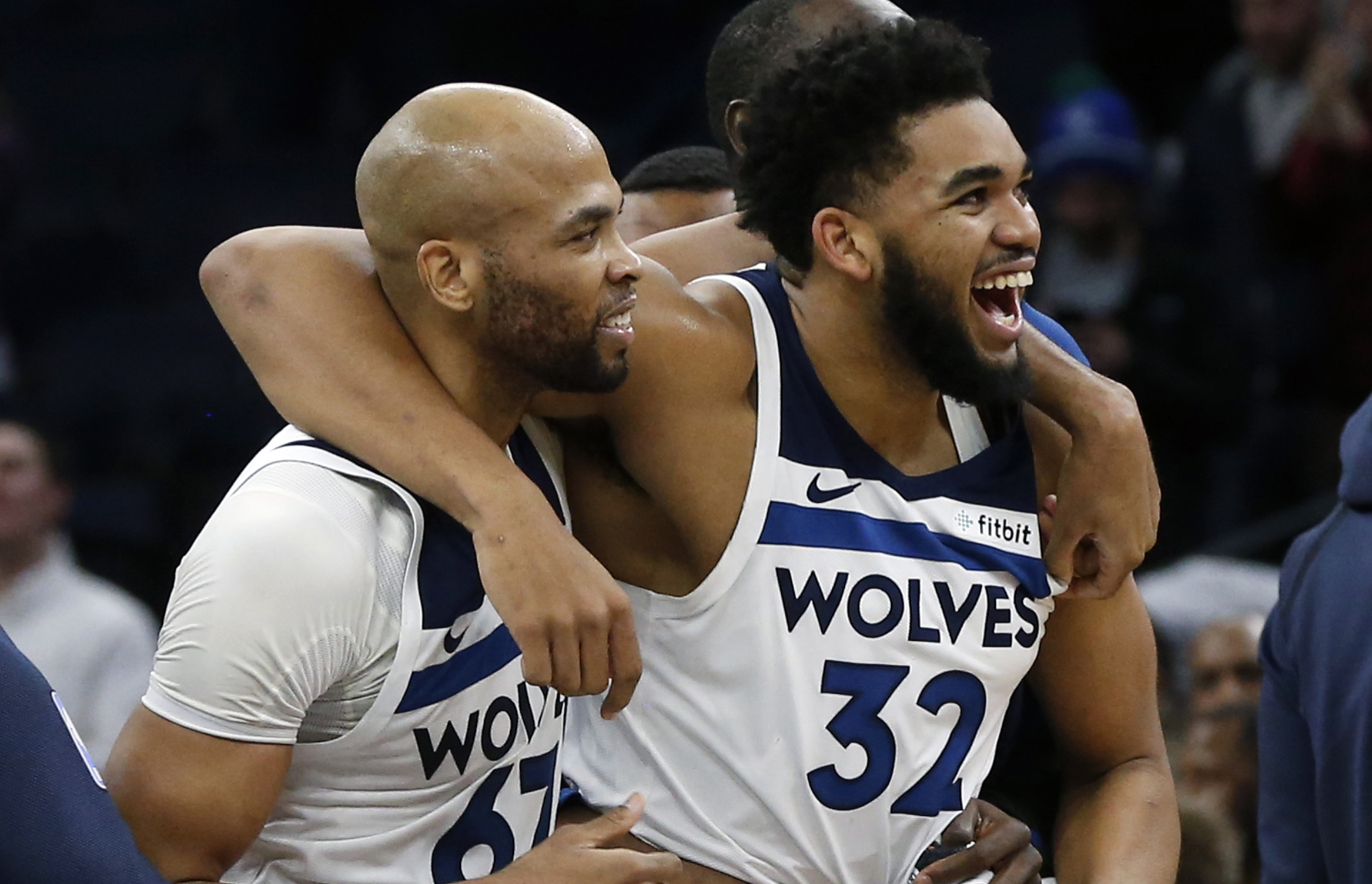 融入很快！广厦新双外援桑普森&塔克合砍44分16板5助攻（适应神速！广厦新双外援桑普森与塔克联手拿下44分16篮板5助攻）