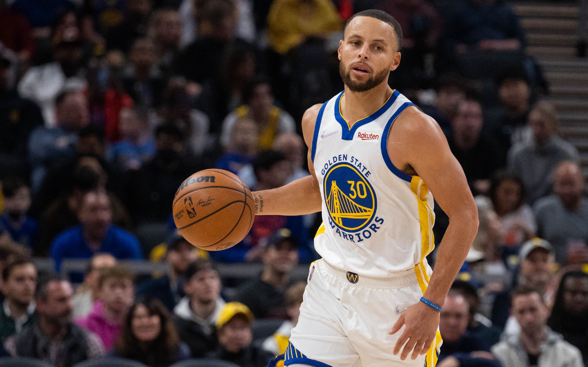 巴萨梅西关键助攻助球队获胜（梅西送出制胜助攻帮助巴萨赢球）