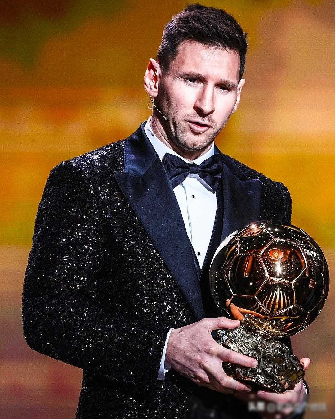 记者：道格拉斯-路易斯不愿加盟费内巴切，更愿意重返英超（记者：道格拉斯-路易斯无意去费内巴切，更倾向回归英超）