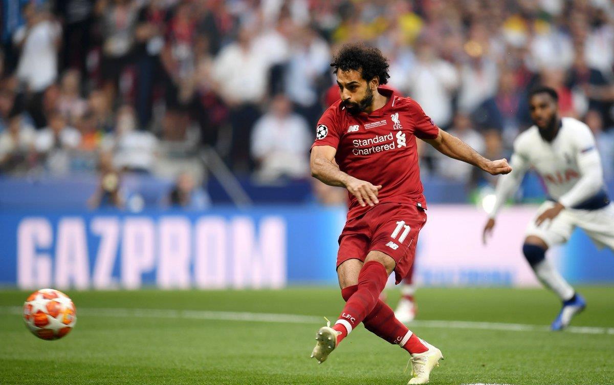 欧冠赛场精彩瞬间：皇马主场2-0取胜,（欧冠经典瞬间：皇马主场2-0告捷）