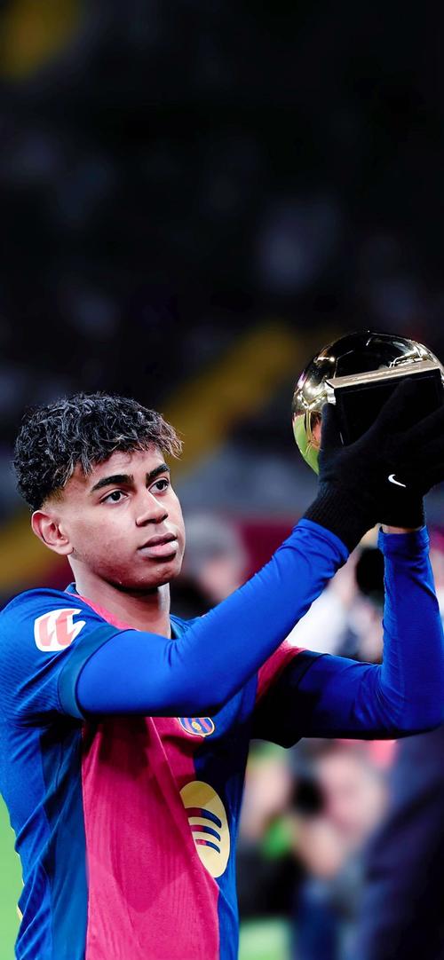 泰伦·卢：我现在是生气多过沮丧，今年的逆境真的很难克服（泰伦·卢：此刻愤怒多于沮丧，这个赛季的逆境确实难以克服）