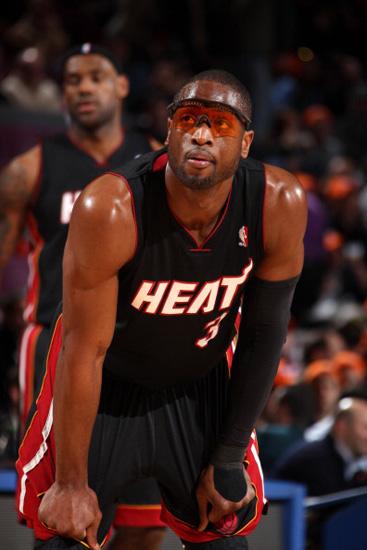 半场：莱比锡2-0法兰克福，哈德、鲍姆加特纳相互传射（半场战报：莱比锡2-0领先法兰克福，哈德与鲍姆加特纳互送传射）